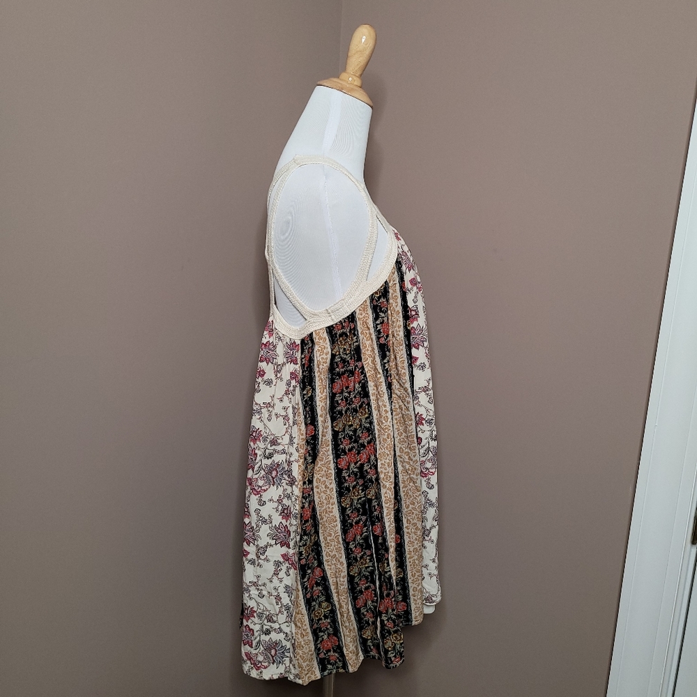 ENTRO Dress - Picture 4 of 9